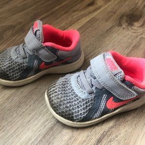 Nike Pink Gray Toddler Baby Shoes Girls Size 5c